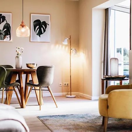 Apartment Waldstrasse 5b 04 *